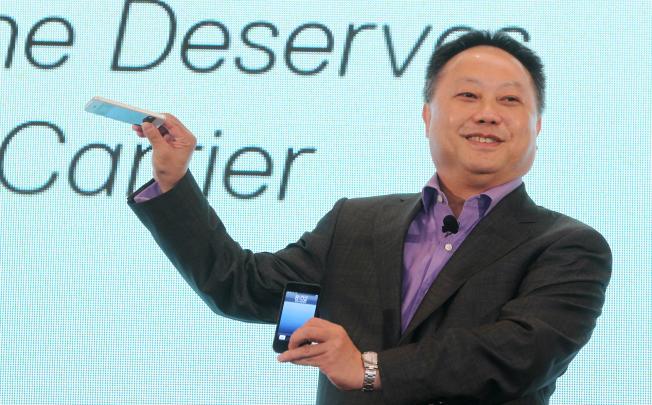 SmarTone chief Douglas Li at the iPhone 5 launch. Photo: K.Y. Cheng