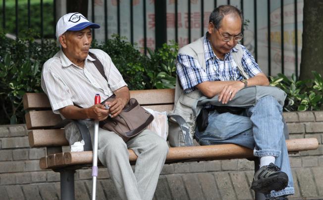 Retirees cannot rest easy as analysts say fund returns still face a bumpy ride in light of the euro-zone crisis and a slowing mainland economy. Photo: David Wong