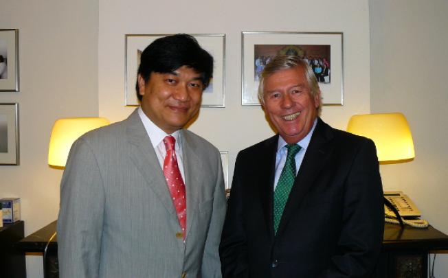 Douglas Cheung (left), global sales and marketing director, and Fred van Gulik, president