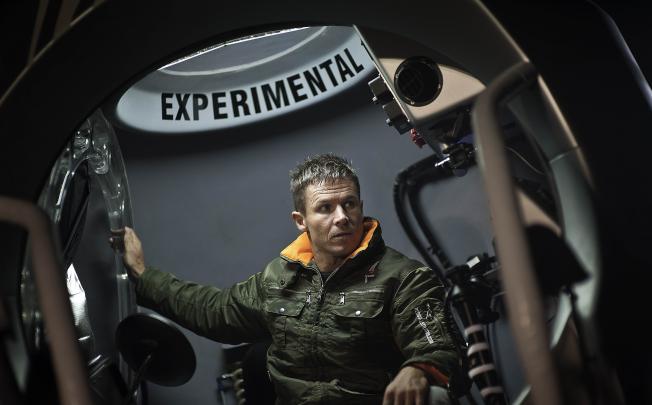 Felix Baumgartner cancels try at supersonic jump. Photo: AFP