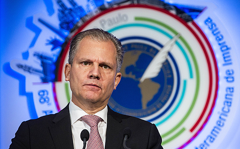 New York Times publisher Arthur Sulzberger announces plans for a Portuguese-language website an Inter-American Press Association lunch in São Paulo on Monday. Photo: AFP