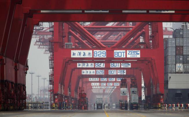 Yangshan mooted as trial port for foreign transshipments.