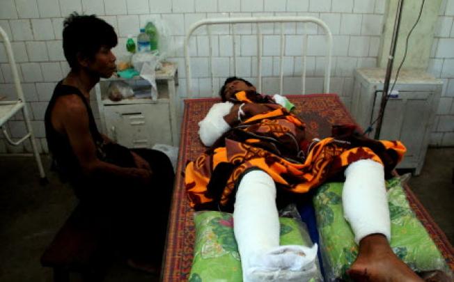 A victim of the violence receives medical treatment at Sittway Hospital in Myanmar's western Rakhine state. Photo:Xinhua