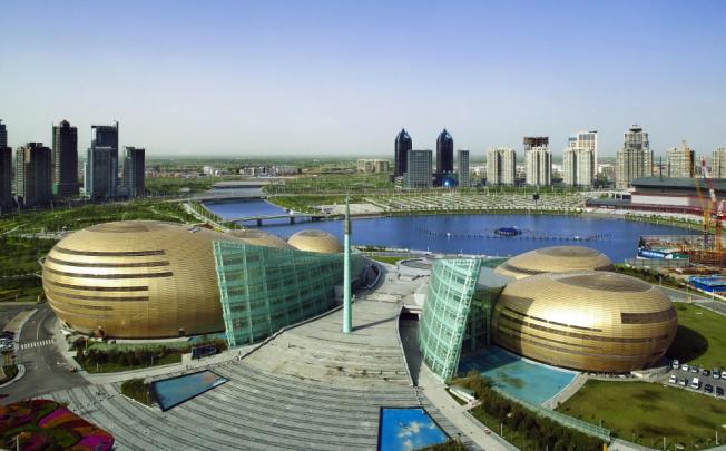 Zhengzhou is developing rapidly with the expansion of Zhengdong New District.