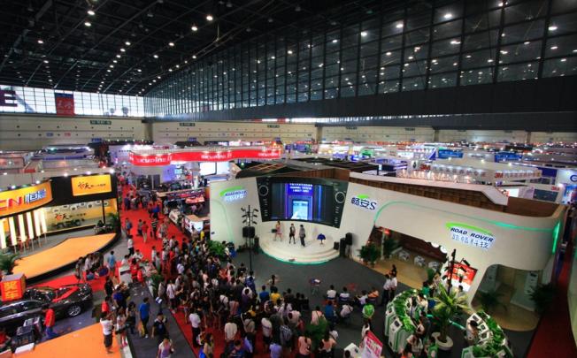 The Zhengzhou Convention and Exhibition Centre is a major venue. 