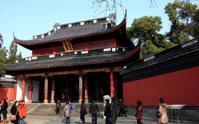 Yue Fei Temple, commemorating the great Song general, is a popular pilgrimage location.