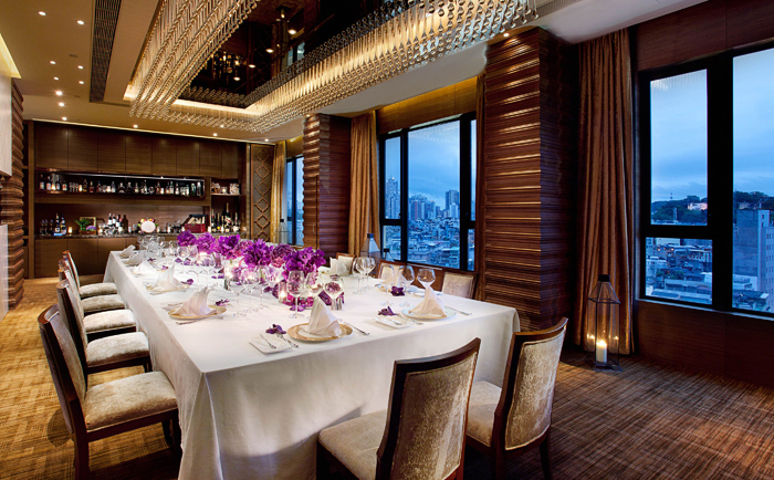 Privé offers fine views and intimate dining with traditional menus at Sofitel Macau at Ponte 16