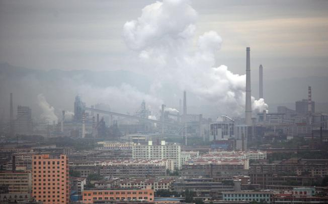 Hong Kong could help reduce mainland emissions. Photo Bloomberg