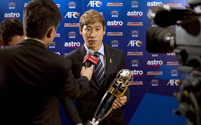 AFC Player of the Year Lee Keun-ho from South Korea speaks to the media after receiving his award in Kuala Lumpur. Photo: AFP