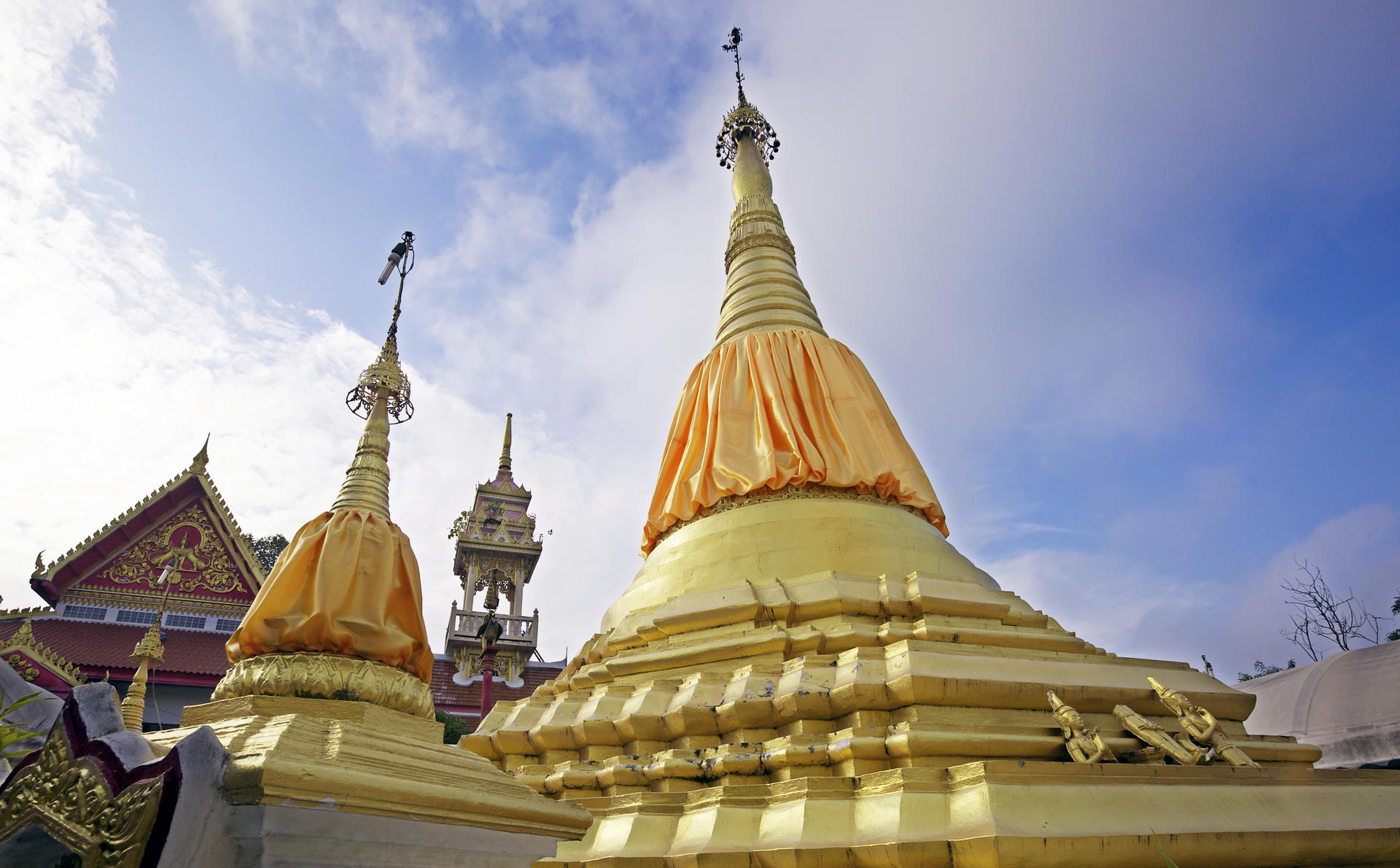 The chedi at Wat Phai Lom, Koh Kret.