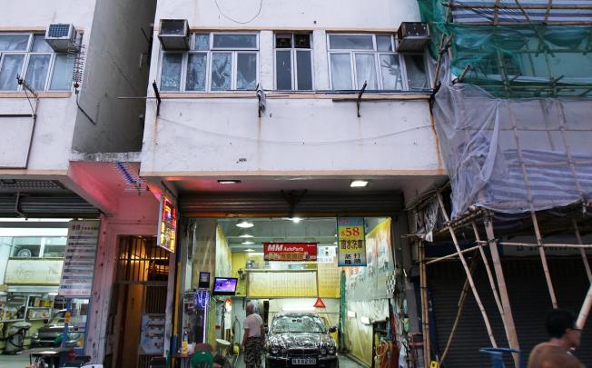 A residential building located at 107 Ma Tau Kok Road in Ma Tau Wai. A tenant on first floor successfully claim the ownership of the flat by adverse possession, after the owner has been missing for 26 years. Photo: Oliver Tsang