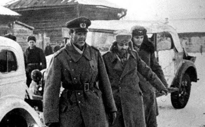 Captured German Field-Marshal Paulus (left) and his staff in a 1943 at Stalingrad. Russia is to celebrating the 56th anniversary of the battle which ended in a victory for Soviet troops. Photo: Reuters