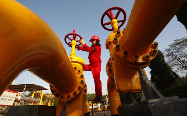 PetroChina plans to invest at least US$60 billion this decade in global oil and natural gas assets. Photo: Xinhua