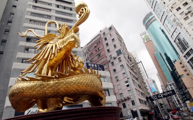The Golden Dragon sculpture at the junction of Leighton Road, Morrison Hill Road and Wong Nai Chung Road. Photo: Jonathan Wong