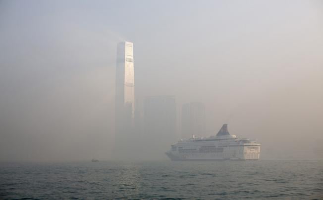 Urban planning can play an important role in reducing roadside air pollution. Photo: Bloomberg