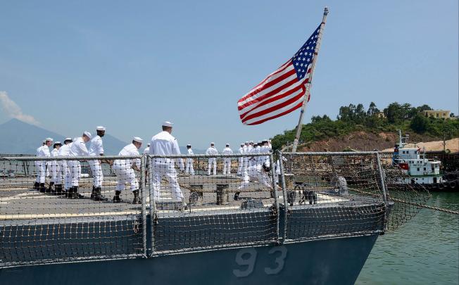 US sailors arrive at Tien Sa port in Danang, central Vietnam, for a naval engagement activity. Photo: AFP