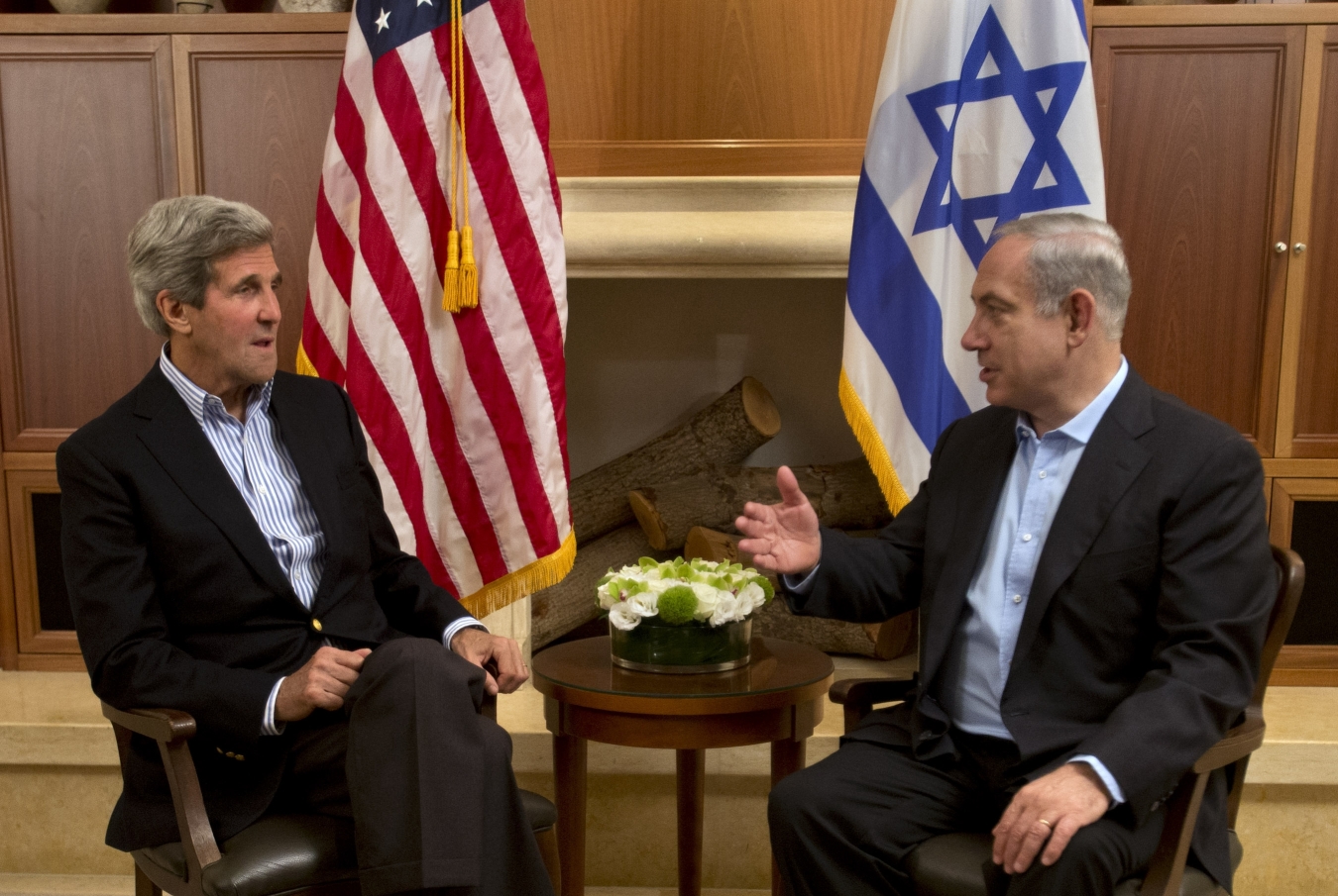 US Secretary of State John Kerry (left) meets with Israeli Prime Minister Benjamin Netanyahu in Jerusalem. Photo: AFP