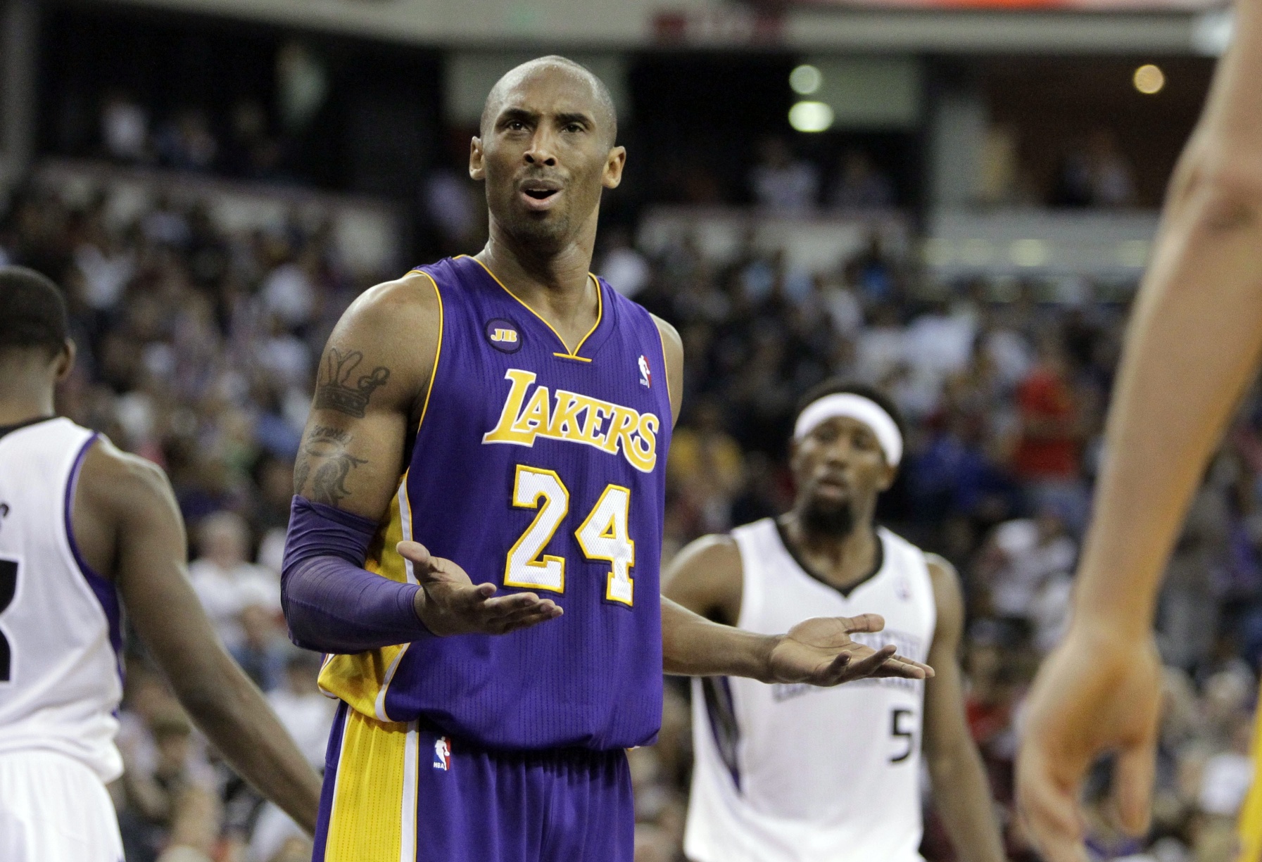 Los Angeles Lakers guard Kobe Bryant reacts after being called for a foul during the third quarter against the Sacramento Kings in an NBA basketball game in Sacramento, California. Photo: AP