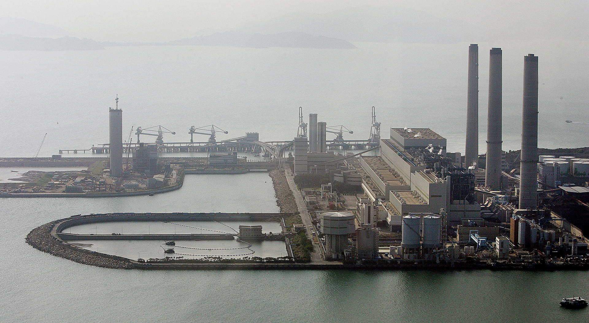 Sanford C. Bernstein analyst Michael Parker says the city is a tax-efficient location from which to run a geared, global utility fund. Photo: AFP