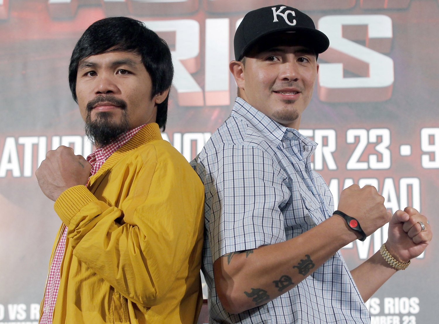 Manny Pacquiao (left) of the Philippines, poses with Brandon Rios at a news conference in Beverly Hills, California. Photo: AP