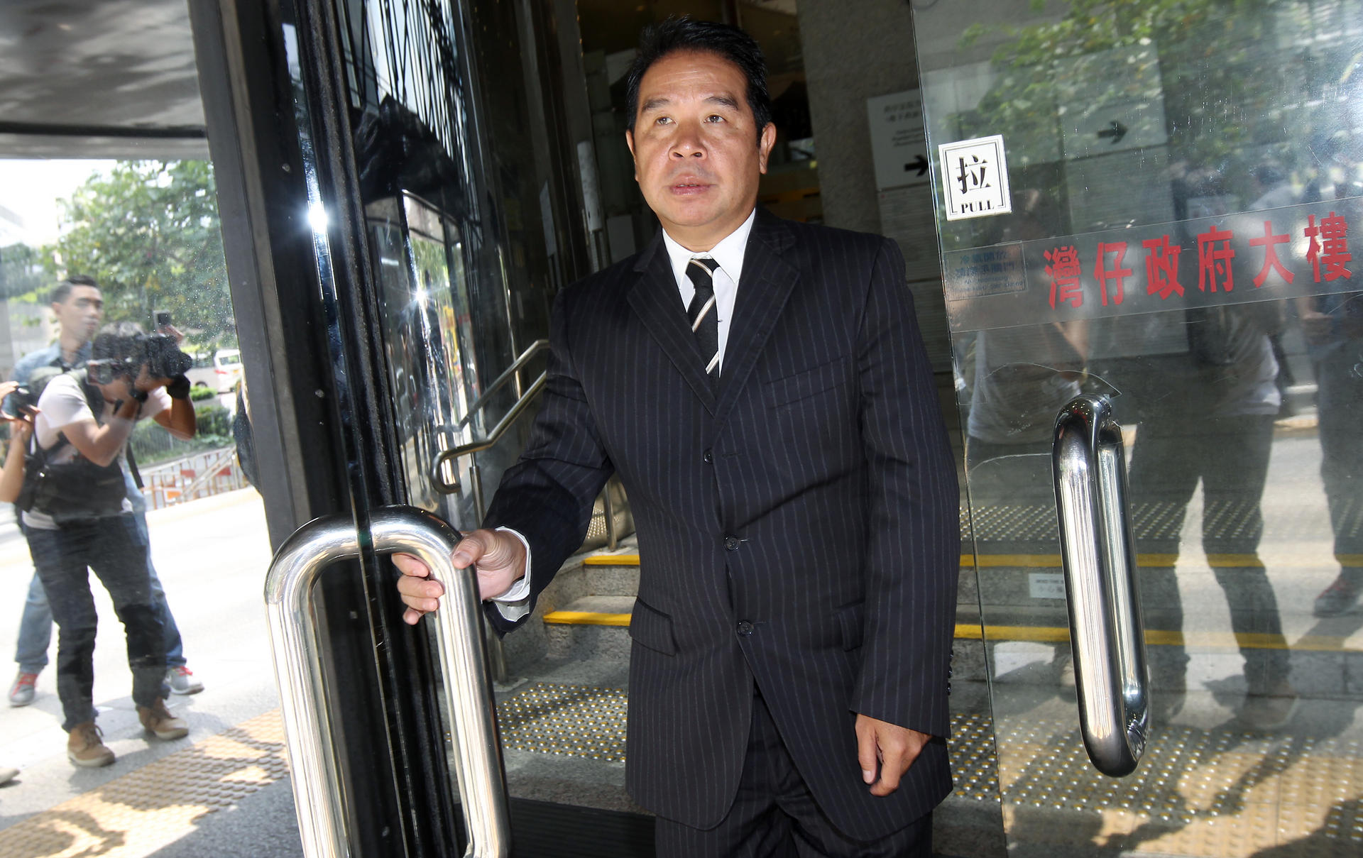 Carson Yeung leaves the District Court yesterday. Photo: David Wong