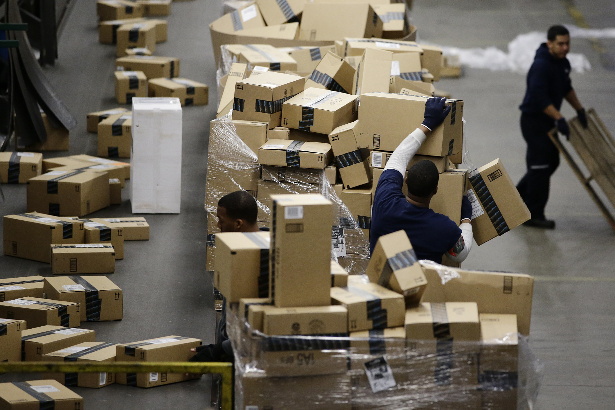 The  Monday after Thanksgiving has been the biggest US online shopping day of the year since 2010. Photo: AP