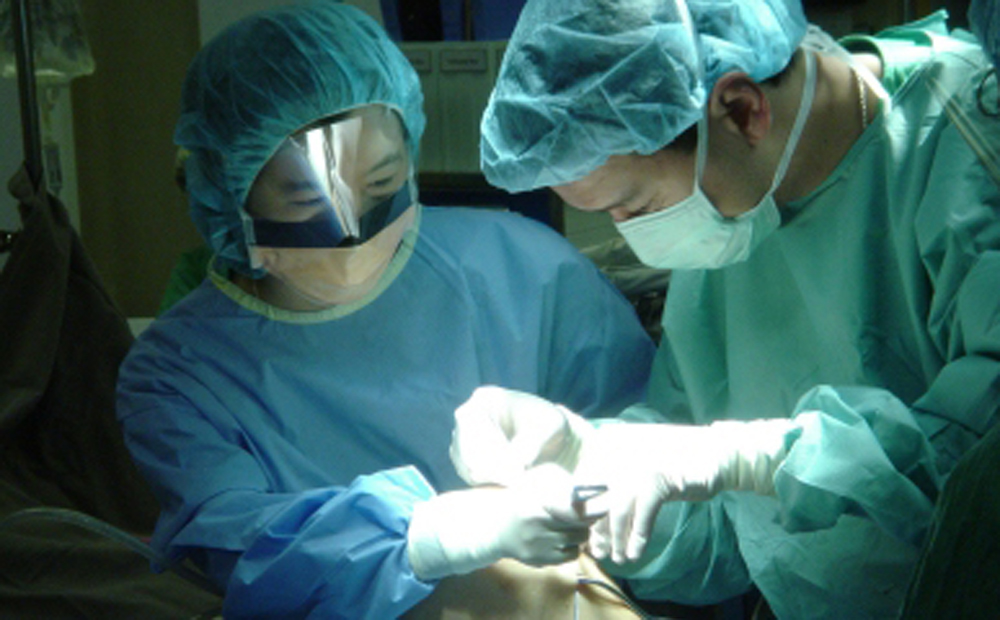 Government must break Hong Kong doctors' protectionist barrier