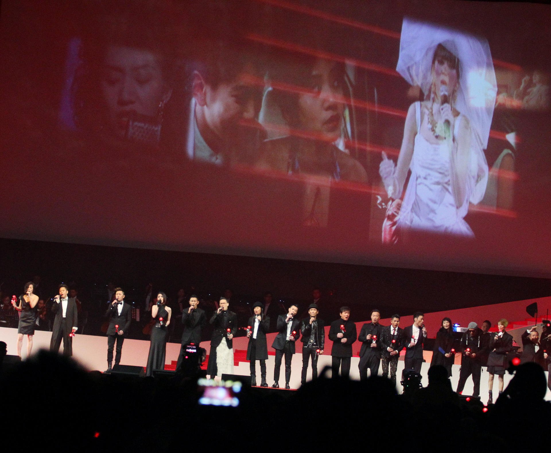 Hundreds of stars and other artists gathered to remember Anita Mui last night. Photo: Felix Wong