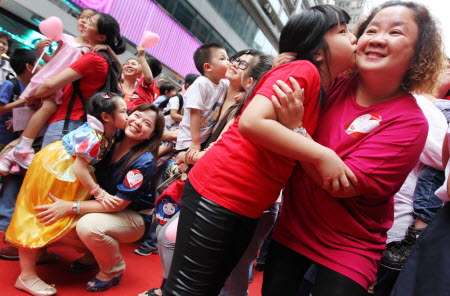 Hong Kong women during a mums' appreciation event in May last year. The chief executive' policy speech addressed some problems about child care facilities, but not paternity leave in all sectors. Photo: Nora Tam