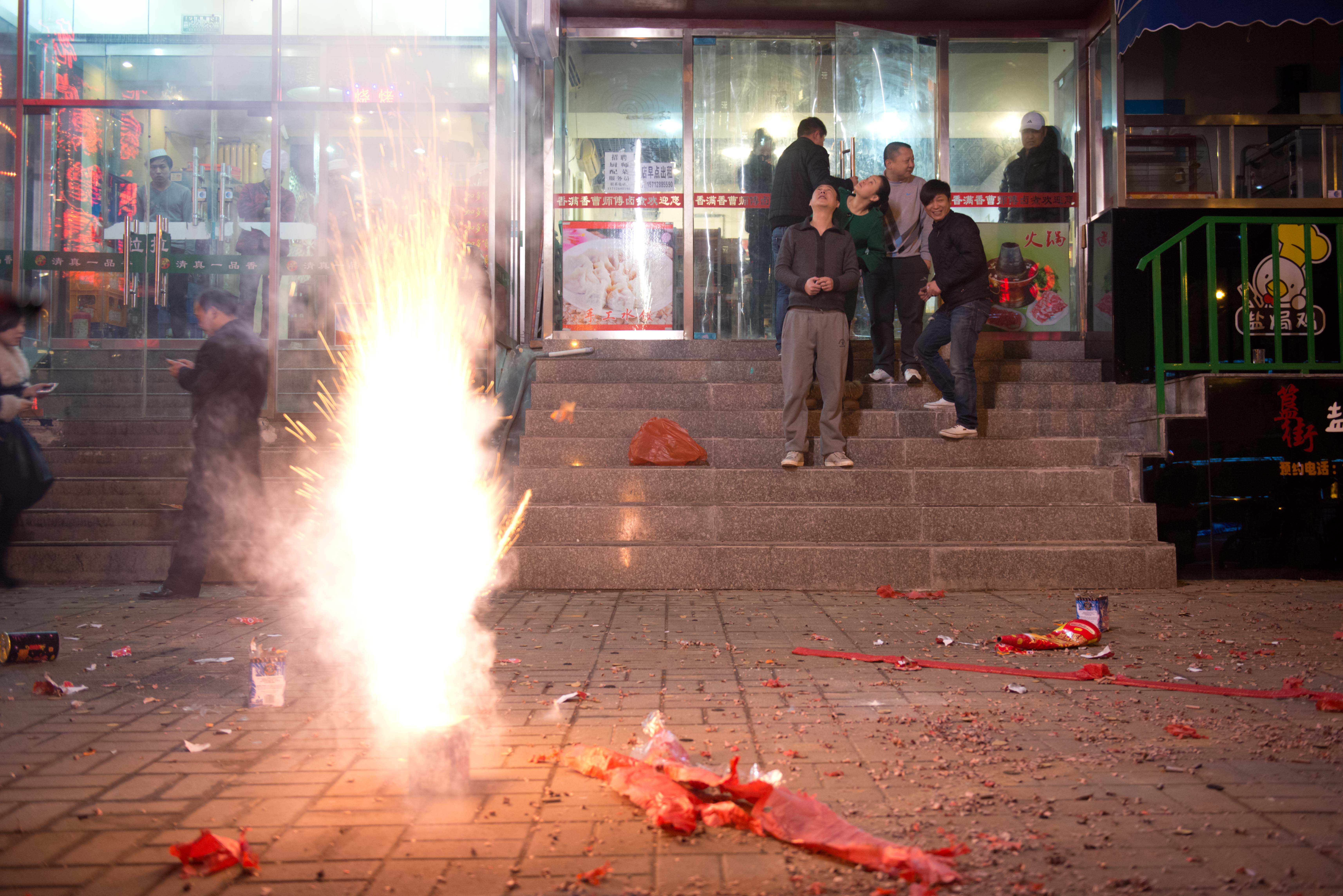 Beijing considers banning Chinese New Year fireworks amid smog concerns