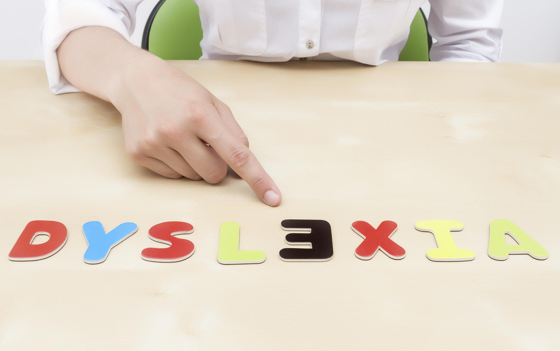 Therapy can help children deal with dyslexia. Photo: Shutterstock