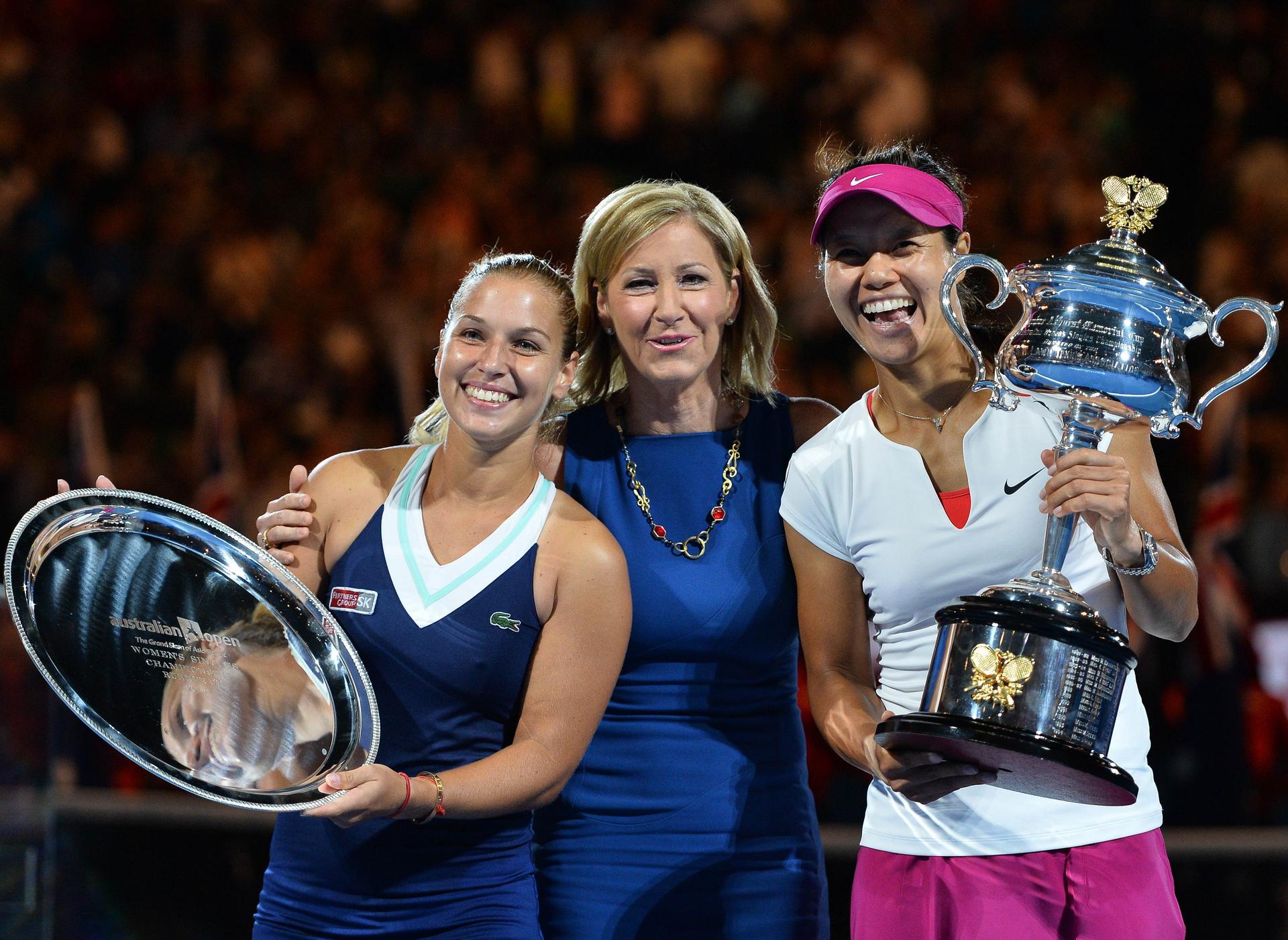 Li Na soaks up the moment of her Australian Open victory alongside former great Chris Evert and Dominika Cibulkova in Melbourne. Evert says Li is destined for a place in tennis' Hall of Fame. Photo: AFP