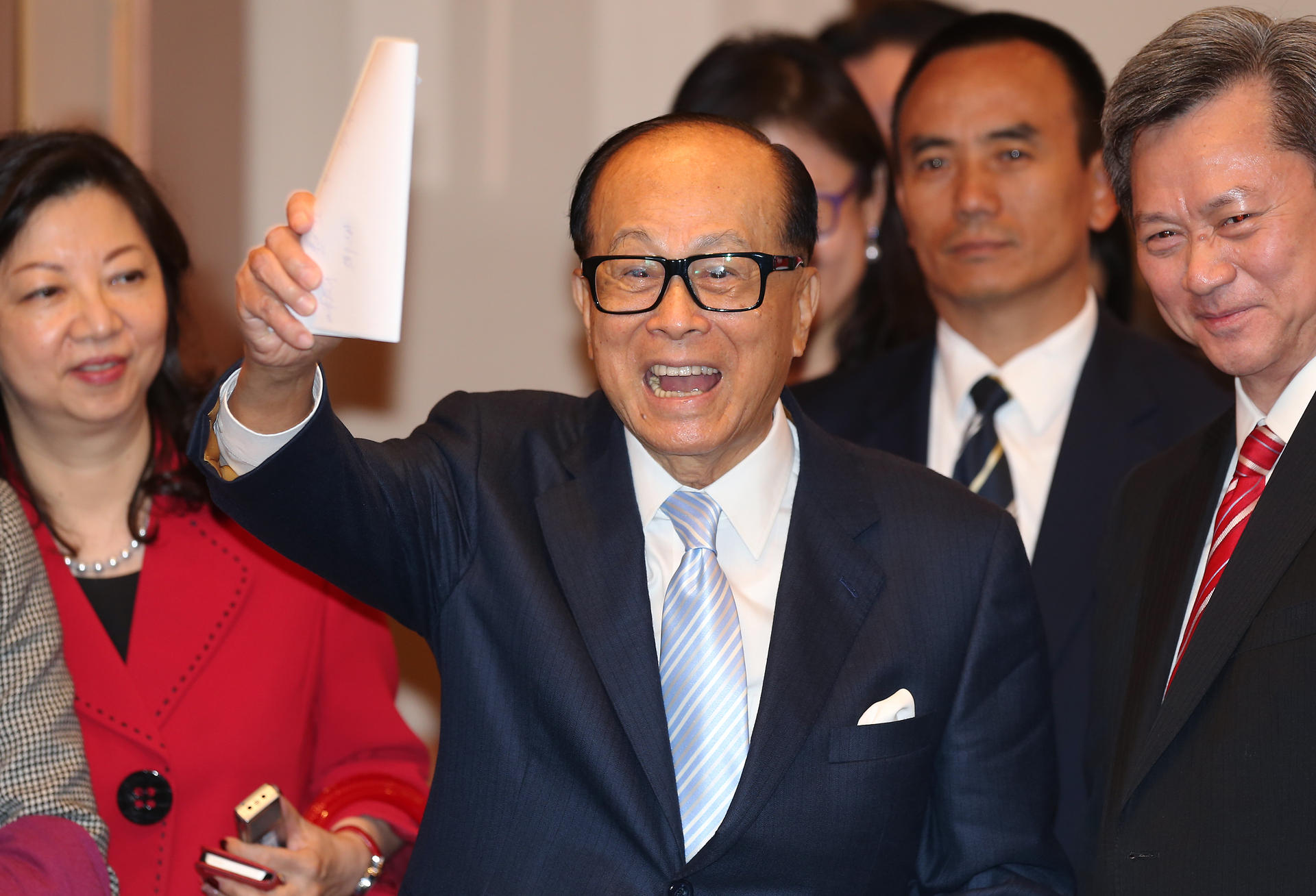 Cheung Kong chairman Li Ka-shing says Hong Kong will be one of the markets where AS Watson will be listed. Photo: K.Y. Cheng