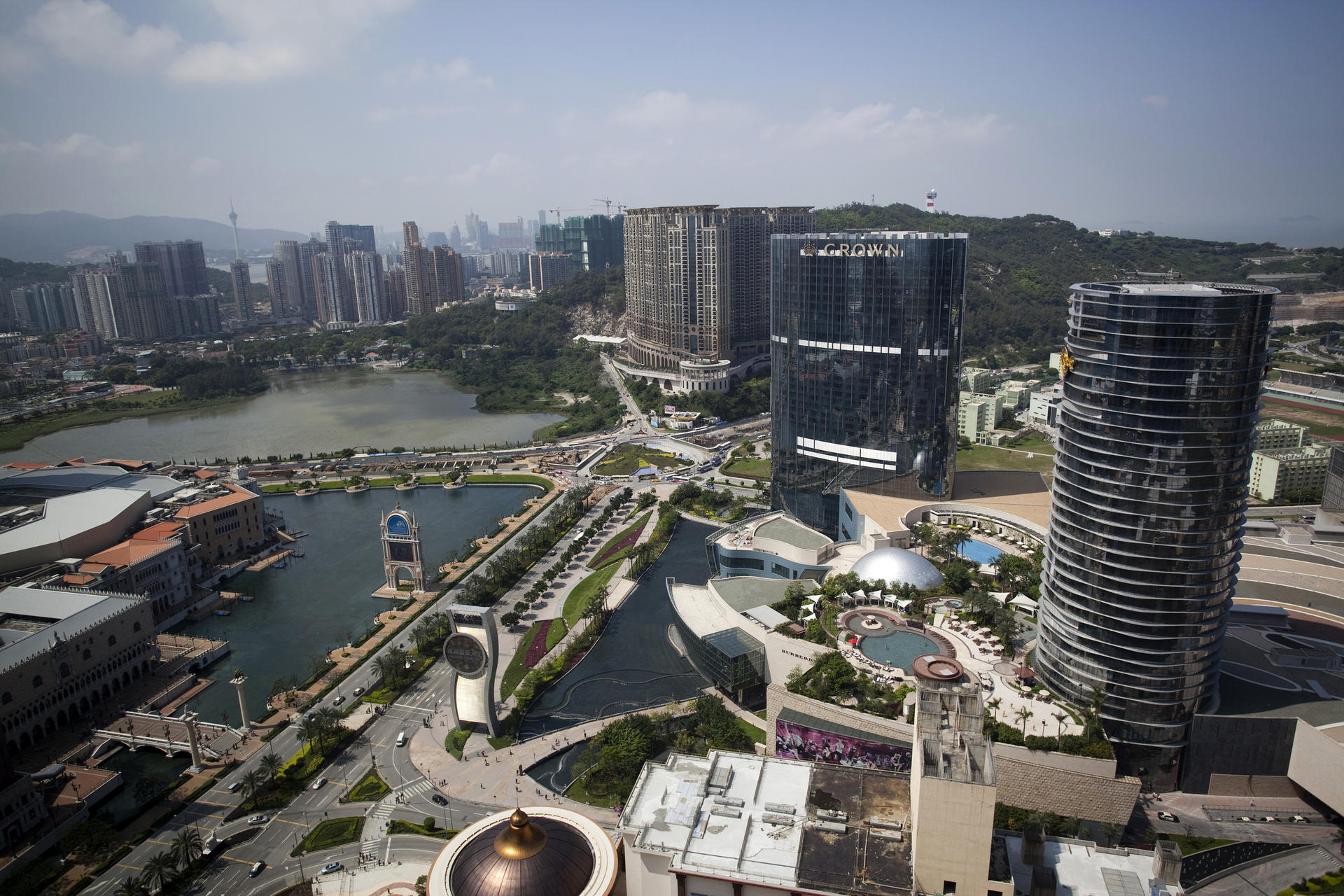 The Cotai strip in Macau, where casinos have stepped up efforts to reduce their dependence on junket operators bringing in gamblers from the mainland. Photo: Bloomberg