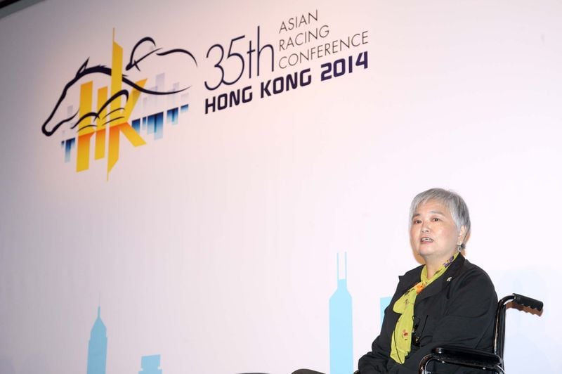 Mrs Mimi Cunningham, Director of Human Resources and Sustainability of the Hong Kong Jockey Club, speaks in the session.