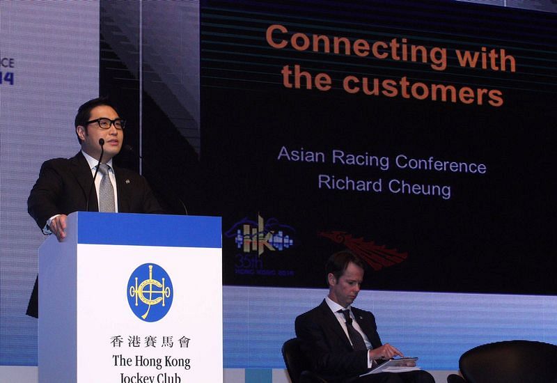 HKJC’s Executive Director of Customer and Marketing, Richard Cheung, chairs the session entitled ‘Connecting with the Customer’ at the 35th ARC