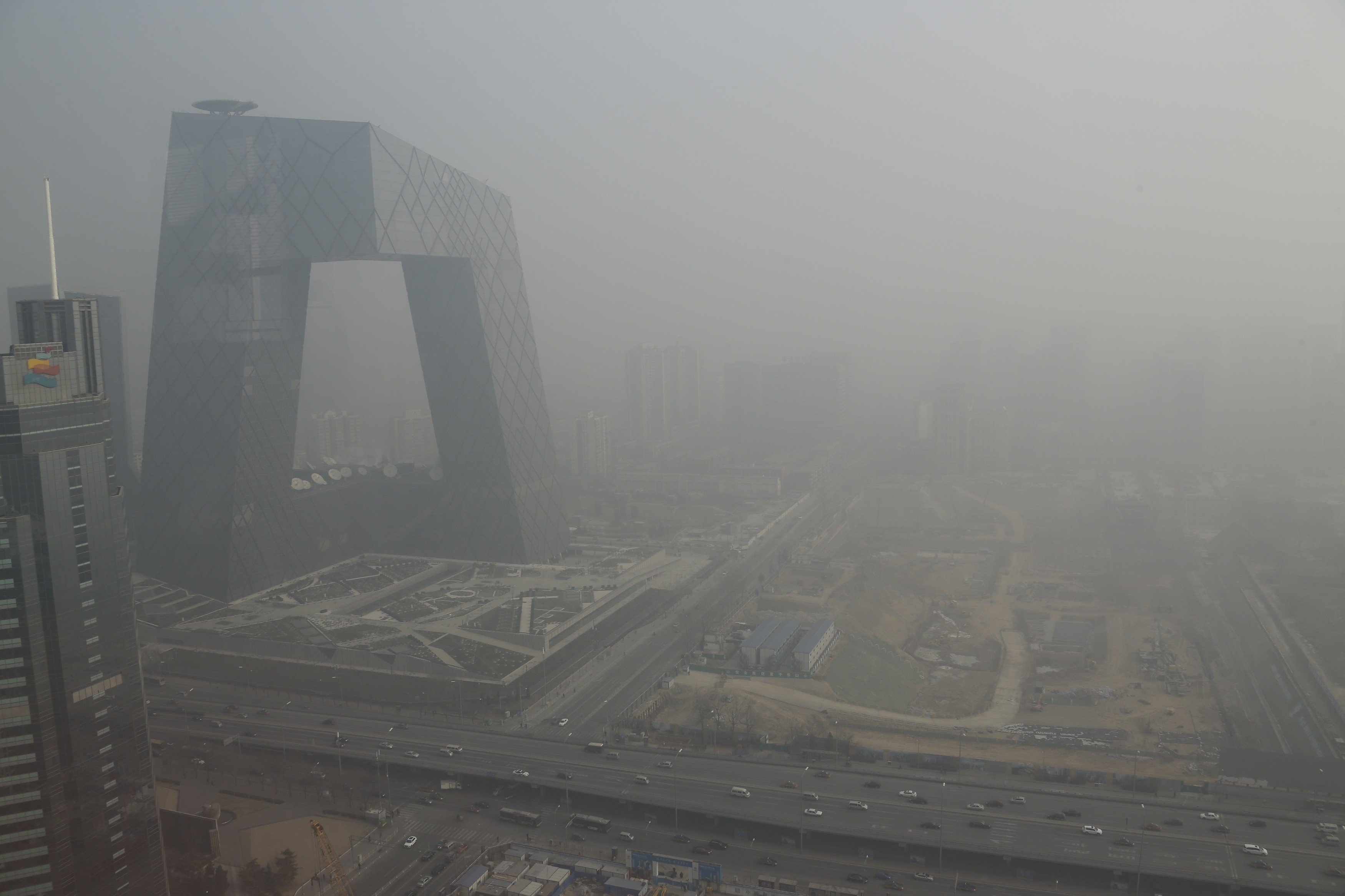 Heavy haze in Beijing's central business district. Photo: Reuters