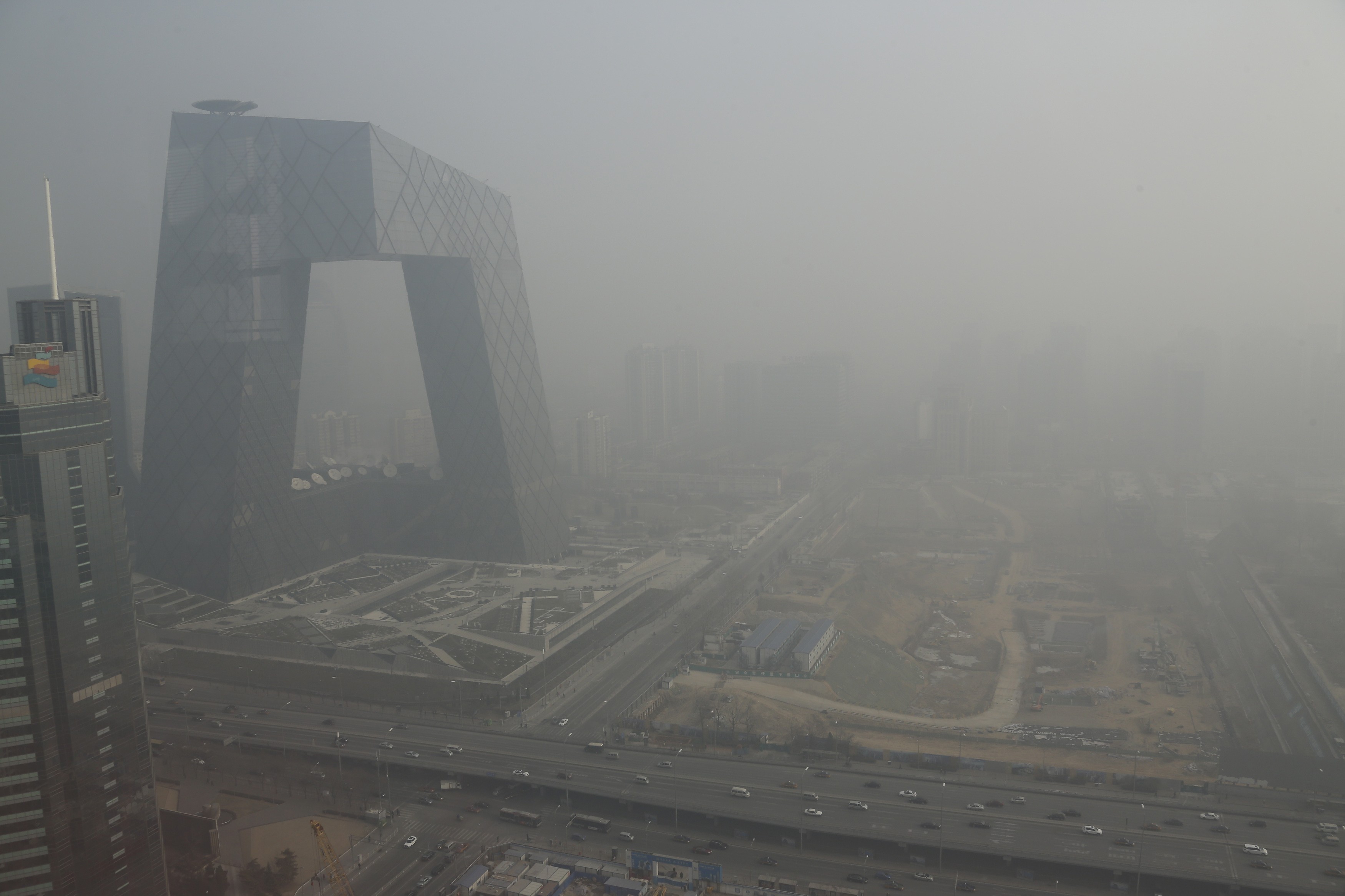 Heavy haze in Beijing's central business district. Photo: Reuters