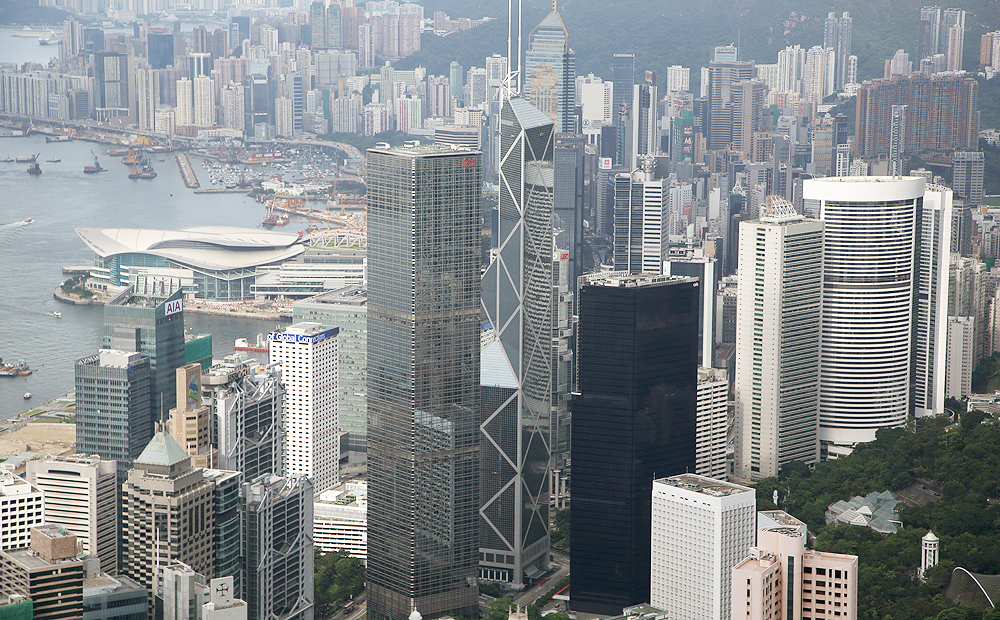 Banks in Hong Kong have been tightening their background checks on would-be clients from the mainland. Photo: Robert Ng