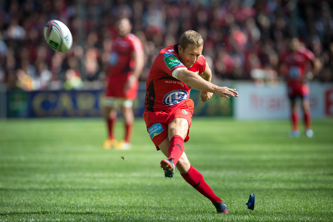 Doing what he does best, Jonny Wilkinson kicks another penalty during Toulon’s European Cup semi-final victory over Munster in late April. On Sunday in Cardiff, the retiring England star faces off in the final against Saracens fly-half Owen Farrell. Photos: AFP