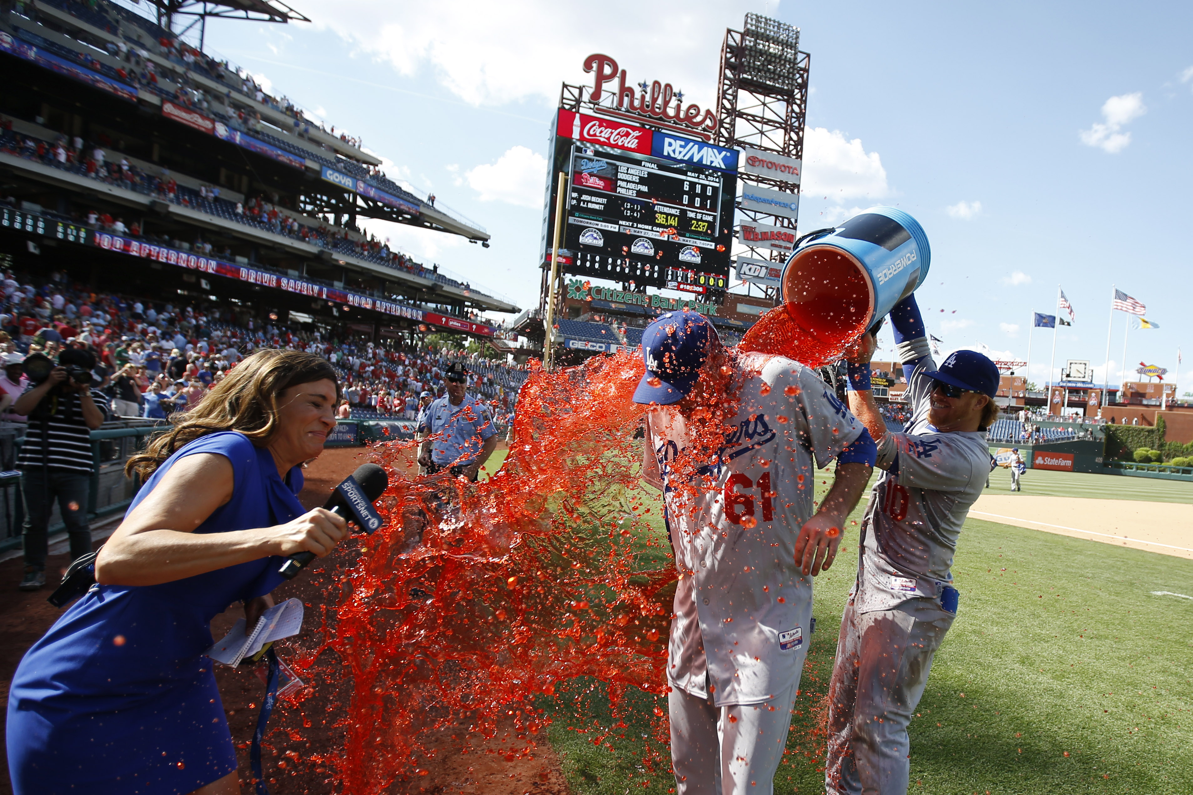 Dodgers' Josh Beckett throws no-hitter against Phillies