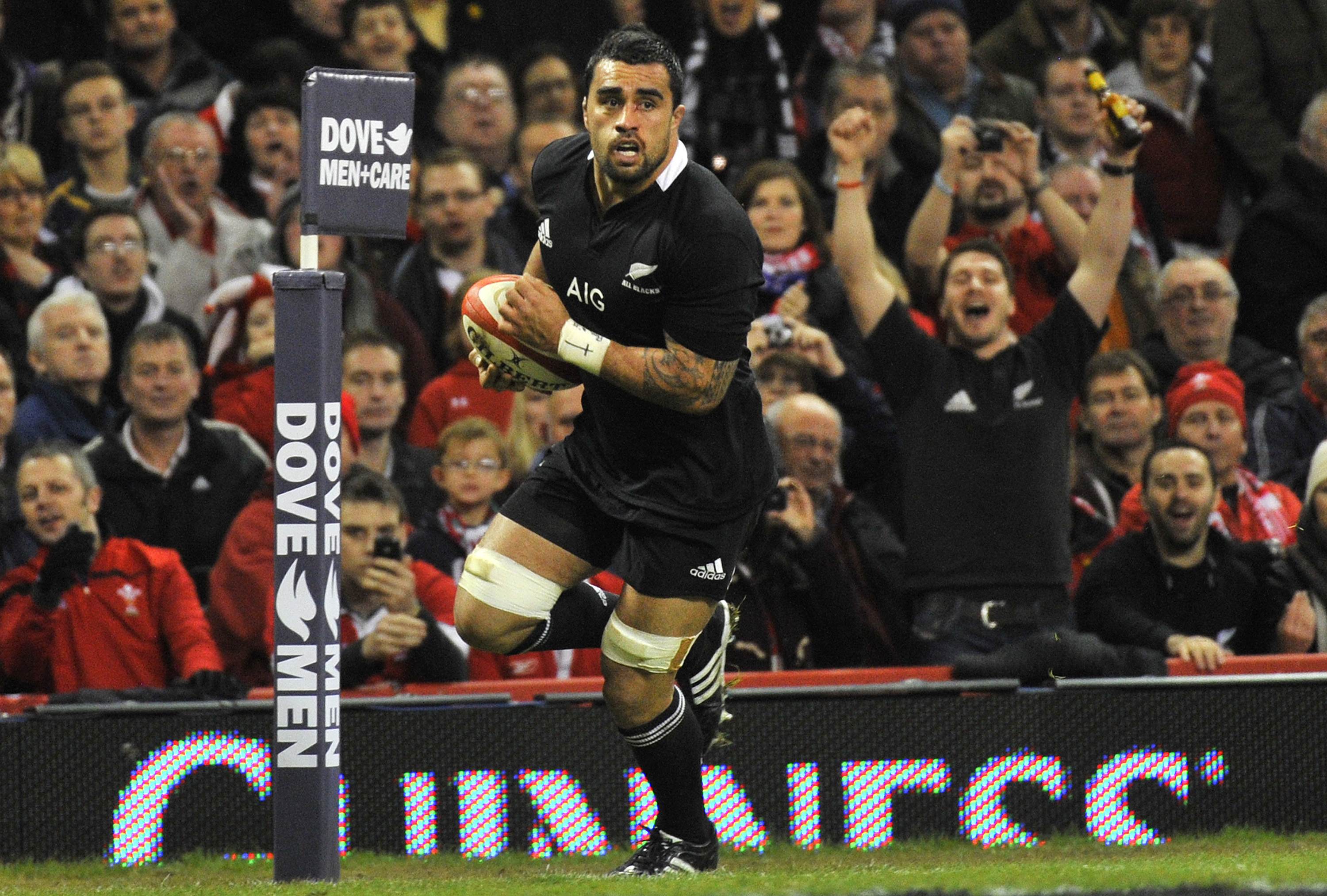 All Black Liam Messam scored a vital intercept try for the Chiefs in their clash against the Blues. Photo: Reuters