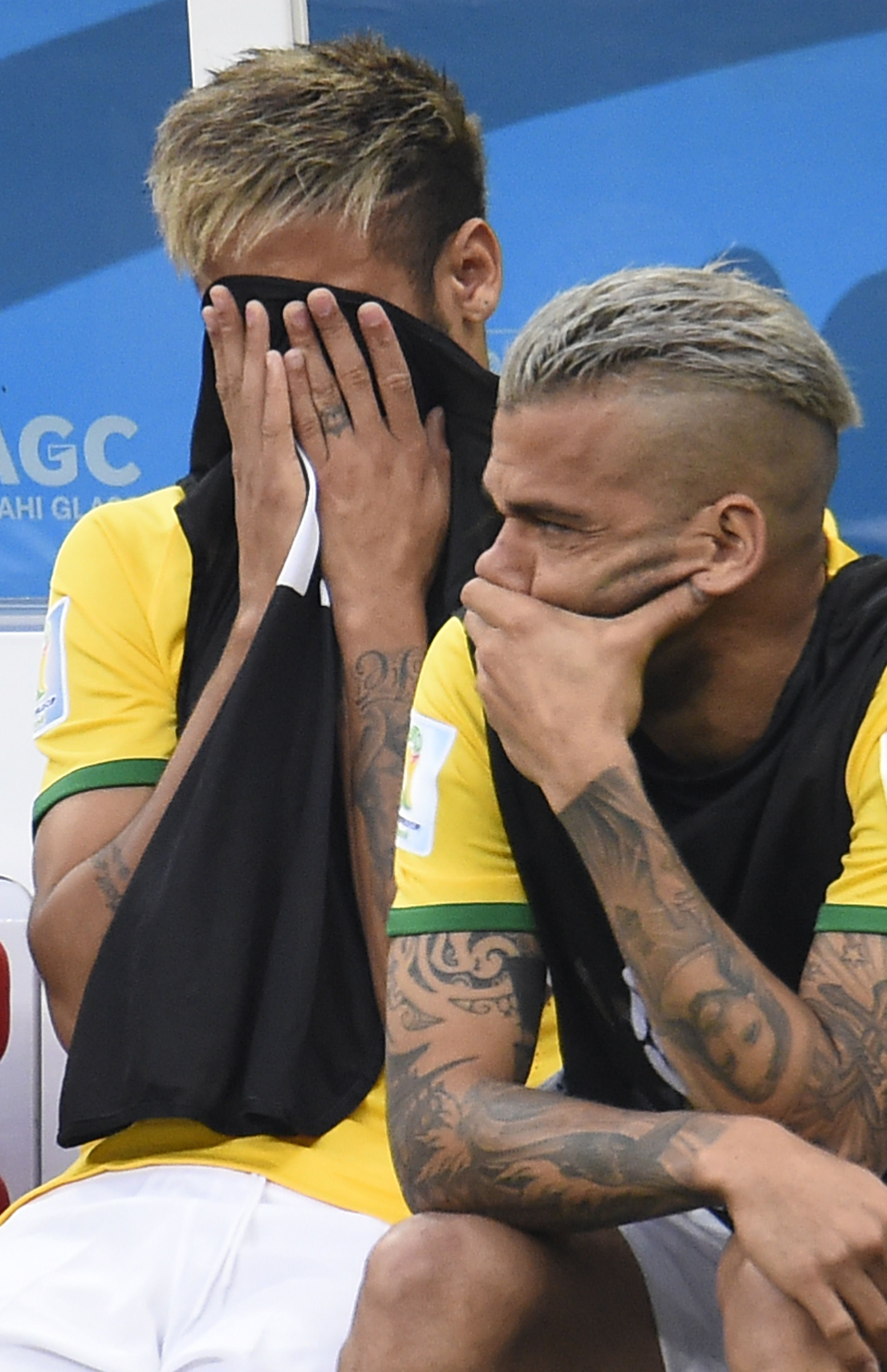 Neymar can't bear to watch. Photo: AFP
