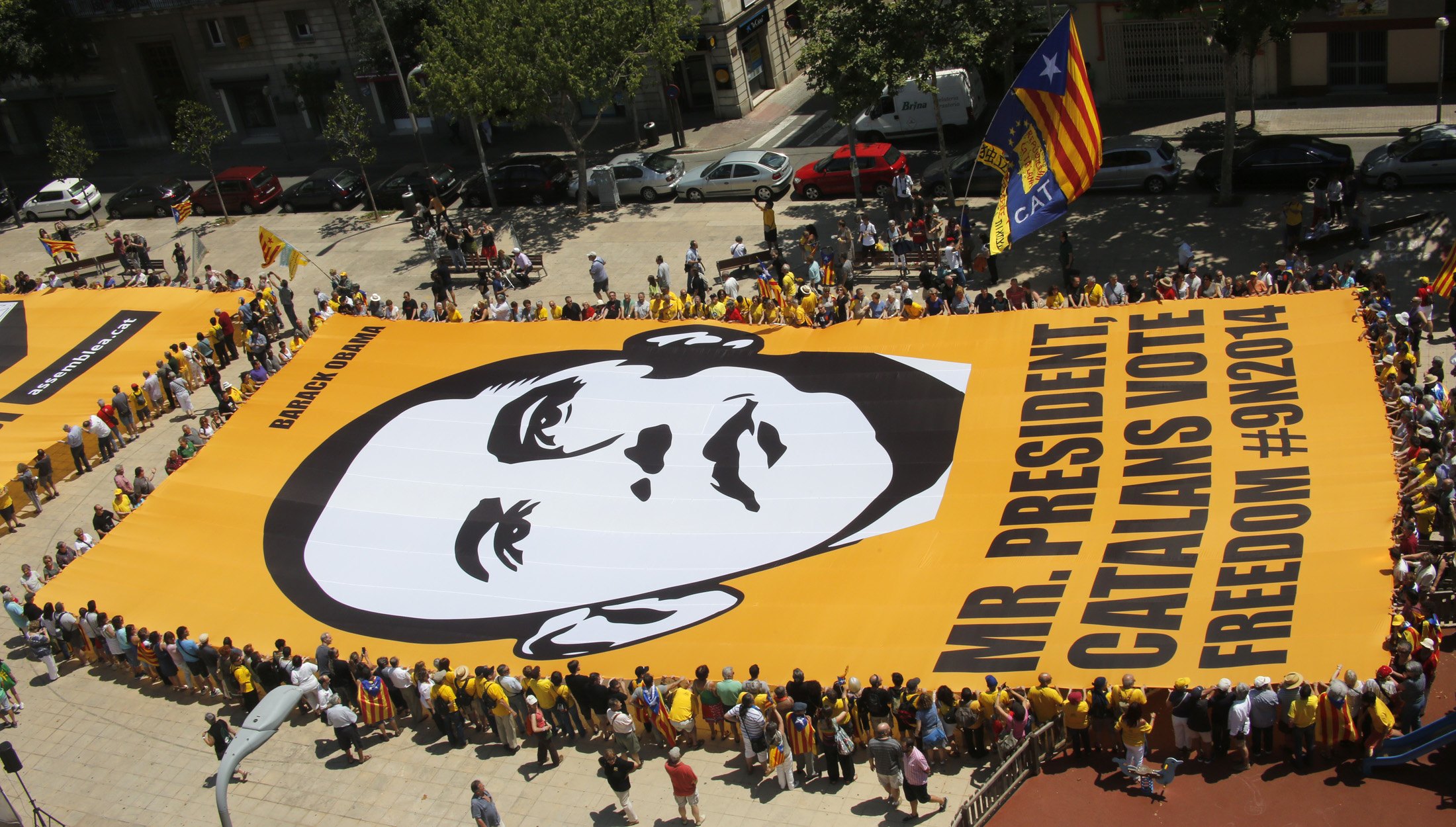Protesters in Badalona, in Catalonia, eastern Spain, demand to hold a vote on independence for Catalonia. Photo: Reuters