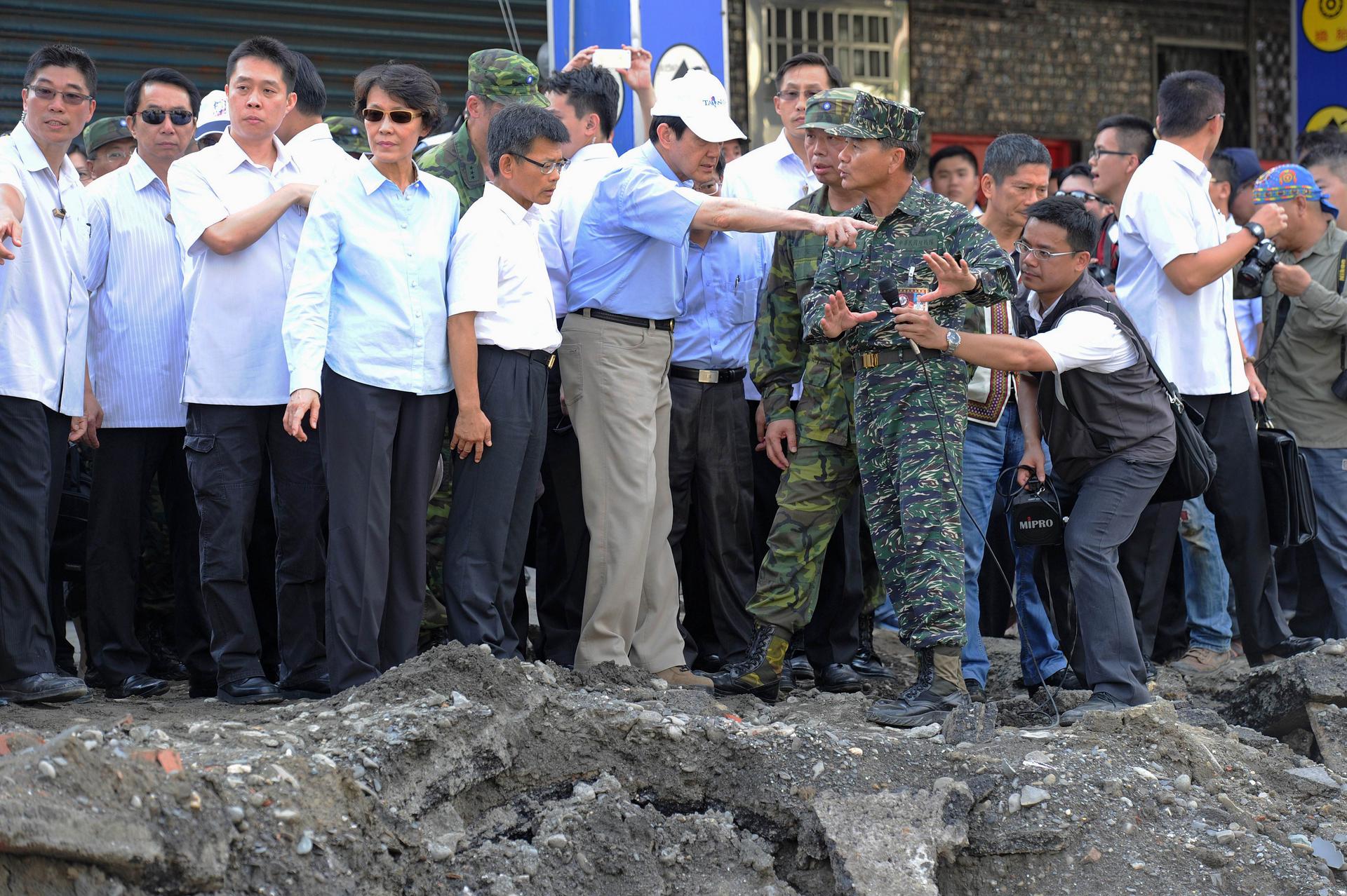 Ma Ying-jeou inspects the site of the disaster. Photo: AFP