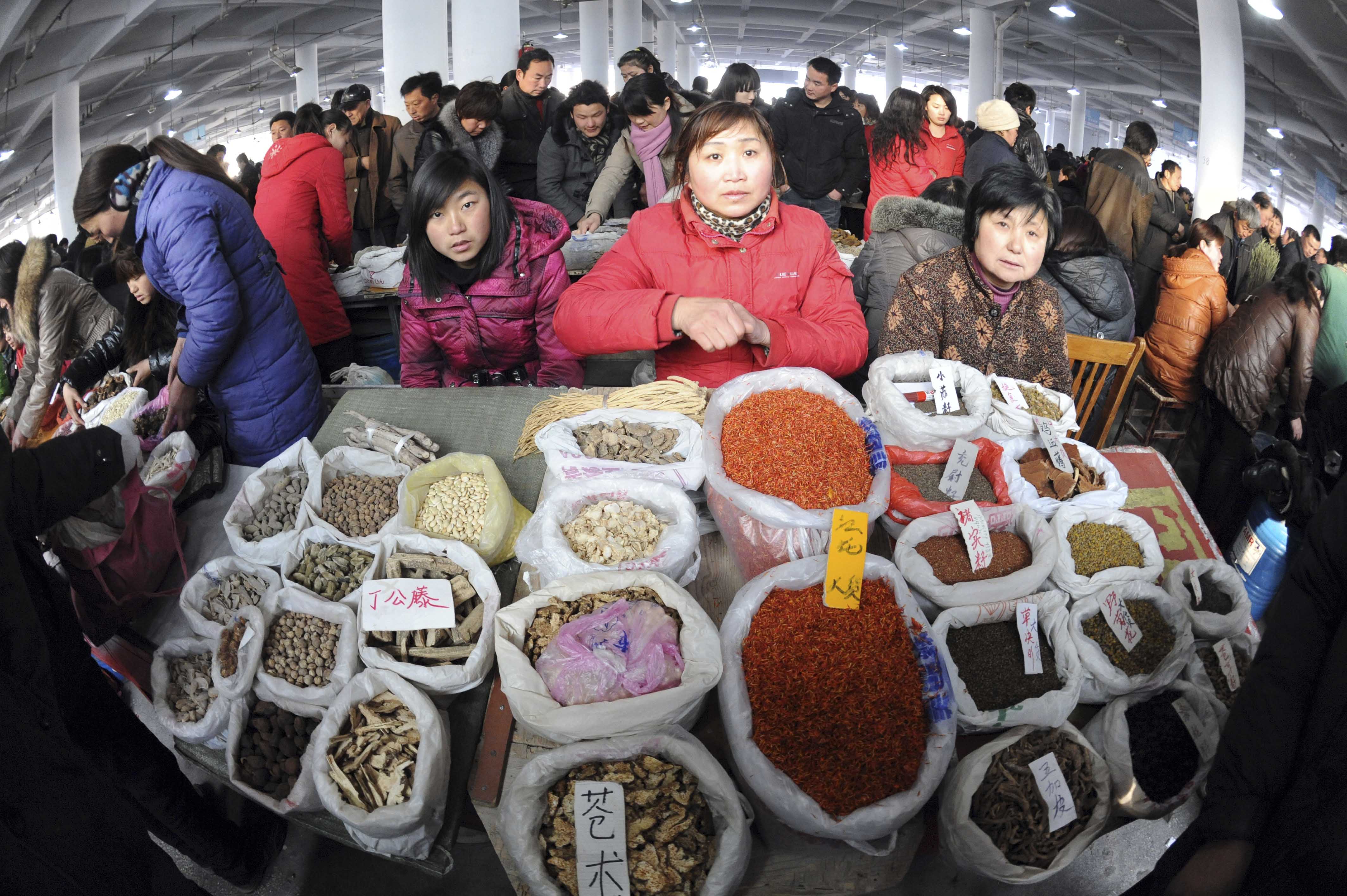 A traditional Chinese herb market in Anhui, one of the largest in China. Photo: Xinhua