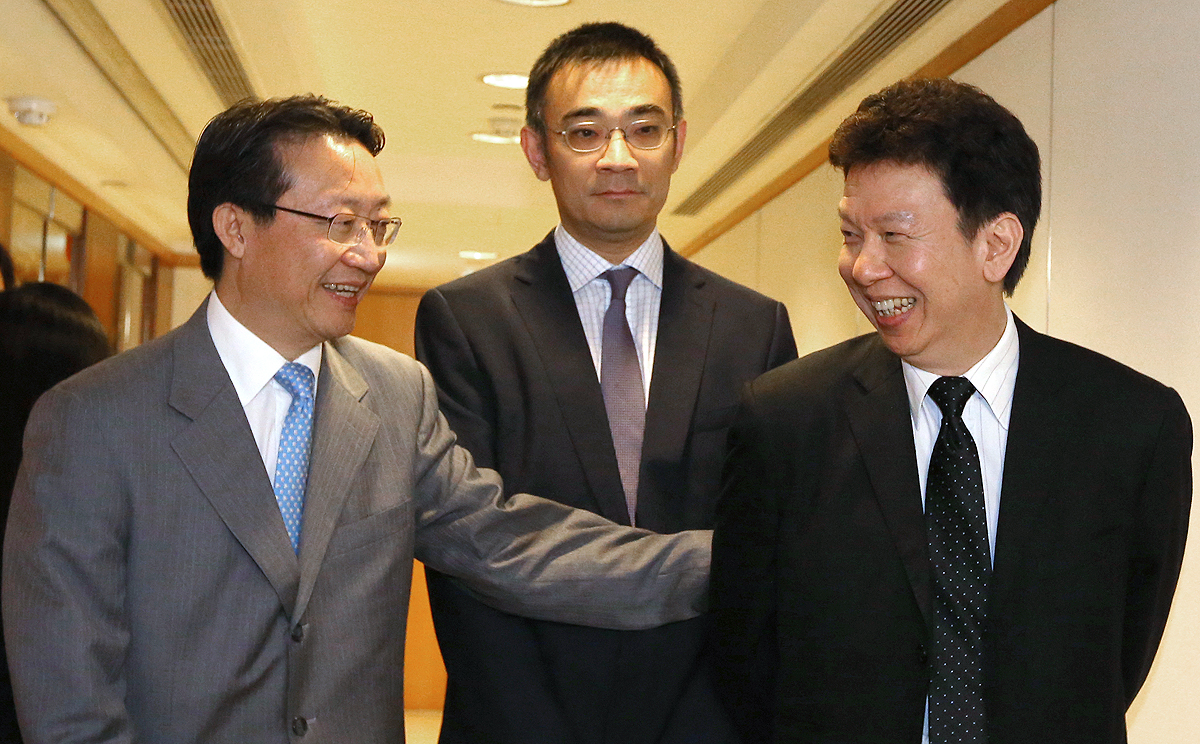 Former Law Society president Ambrose Lam (left), vice-president Thomas So Shiu-tsung and new president Stephen Hung. Photo: Sam Tsang