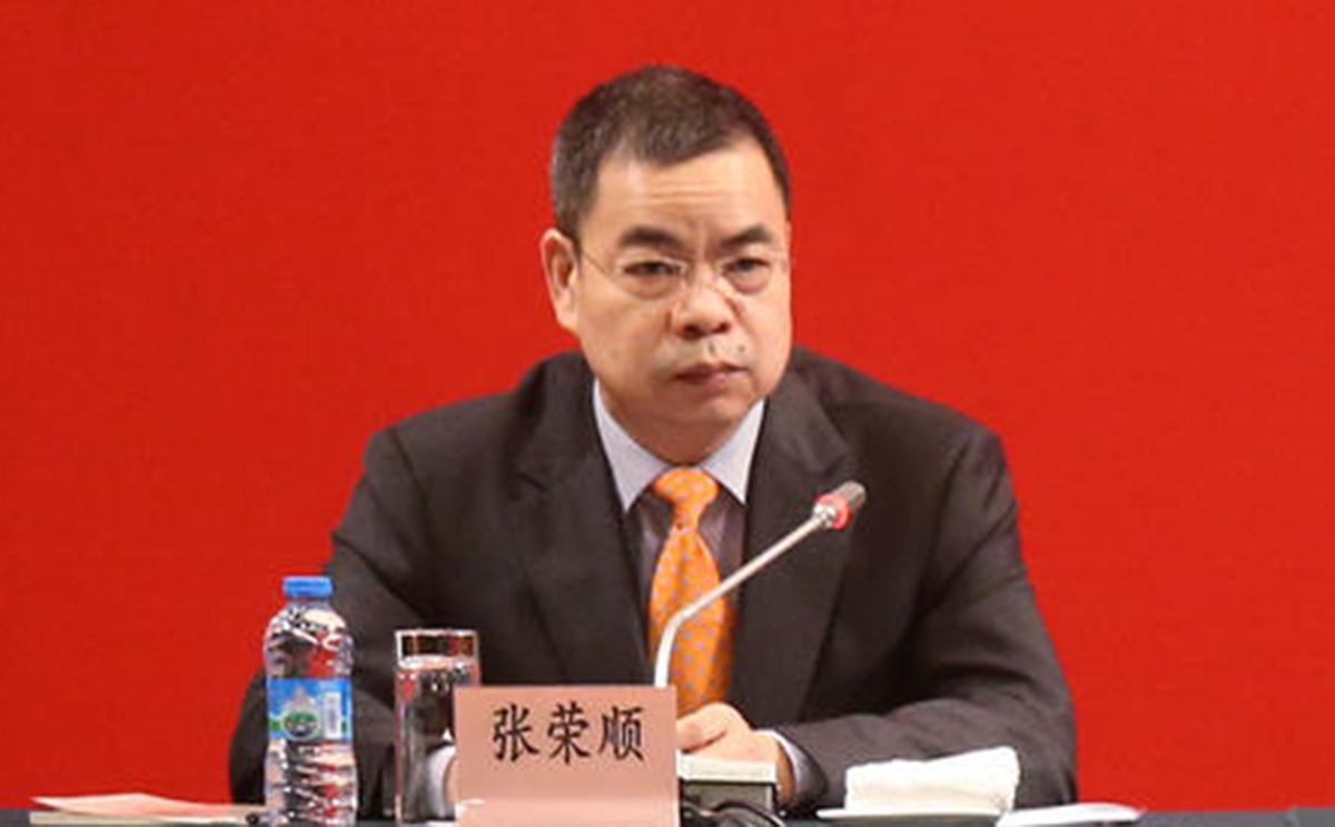 Zhang Rongshun, vice-chairman of the NPC Standing Committee's legislative affairs commission, said: "If common law is used … to reject and undermine the central government's right to govern, this is not allowed."