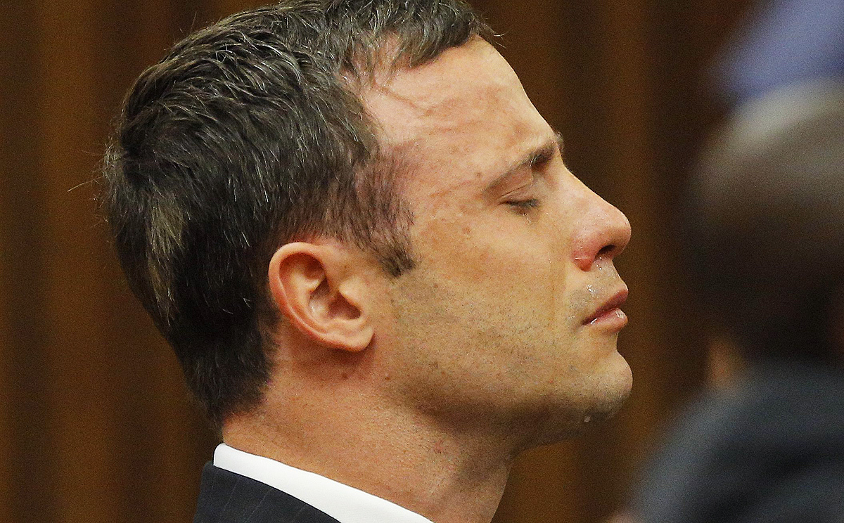 Pistorius weeps in the dock after he was cleared of all murder charges. Photo: EPA