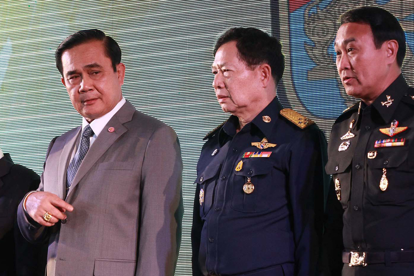 Thai Prime Minister General Prayuth Chan-ocha (left) presides over the closing ceremony of an army training course this week. Photo: Xinhua 